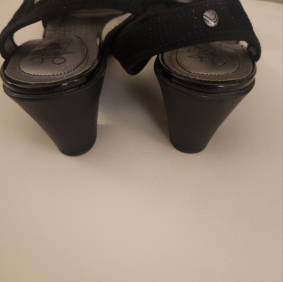 LifeStride SoftSystem black patent sandals - Picture 2 of 6